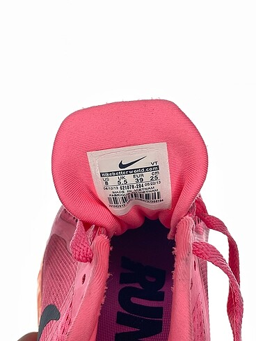 38 Beden pembe Renk Nike Spor Ayakkabı %70 İndirimli.