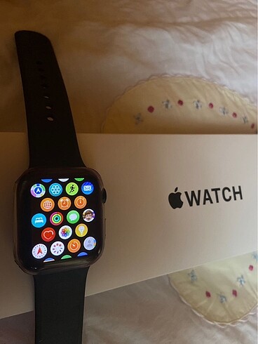 Apple 2.nesil Apple Watch Se kutulu garantili