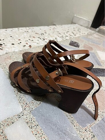 Butıgo marka kahverengi topuklu ayakkabı - Görsel 5