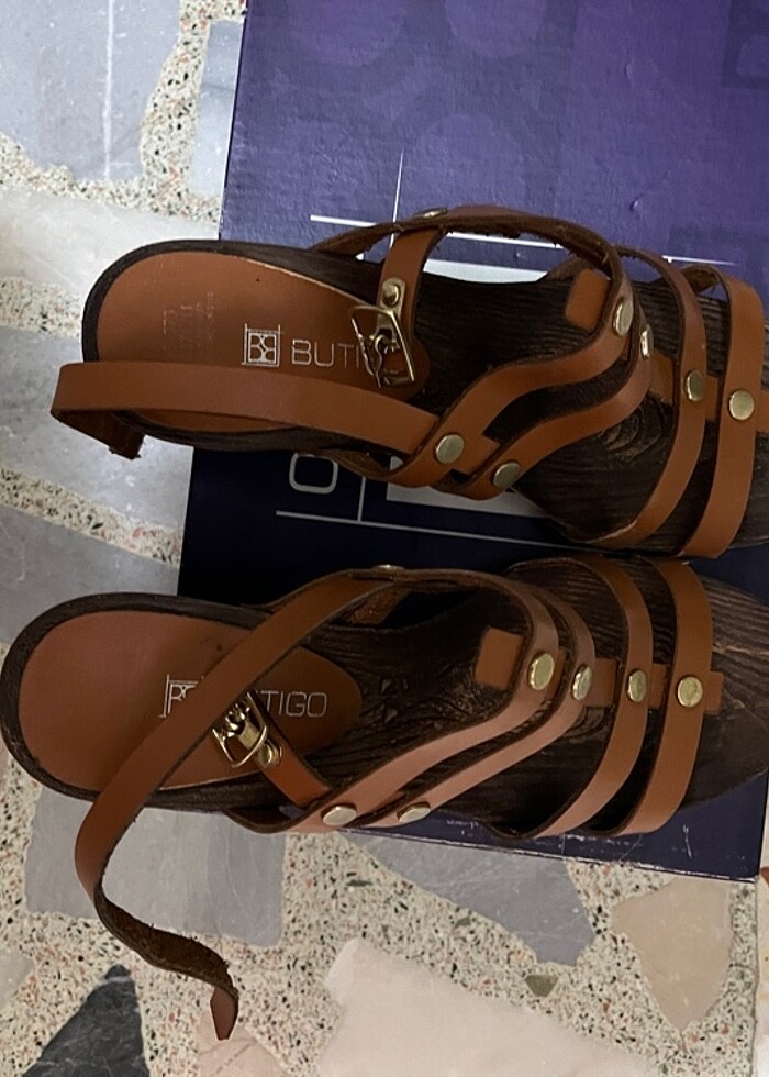 Butıgo marka kahverengi topuklu ayakkabı - Görsel 3