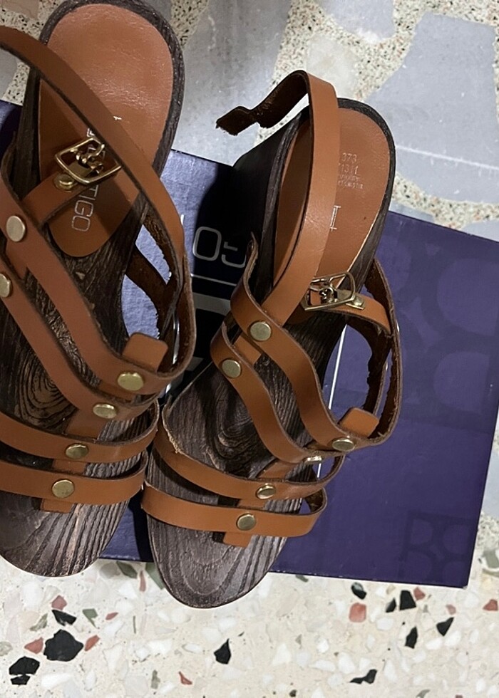 Butıgo marka kahverengi topuklu ayakkabı - Görsel 4