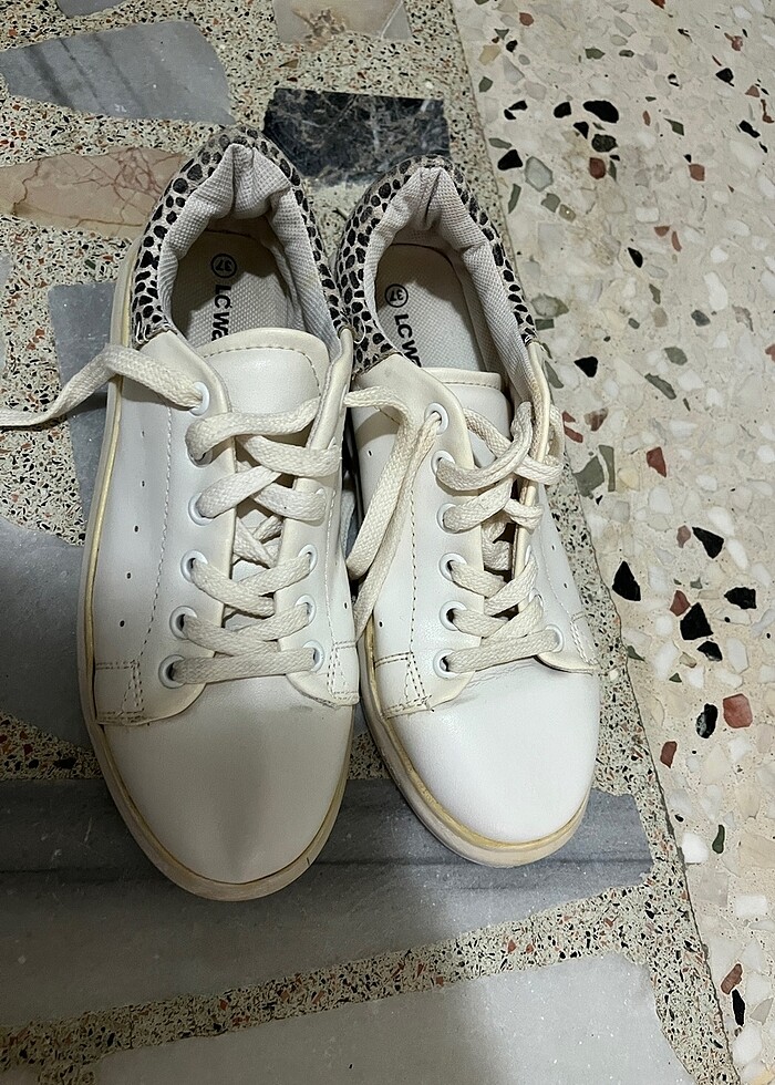 Lcw wakıkı marka beyaz spor ayakkabı - Görsel 2