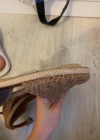 Bej Örgü Detaylı Bohem Dolgu Topuk Sandalet - Görsel 4