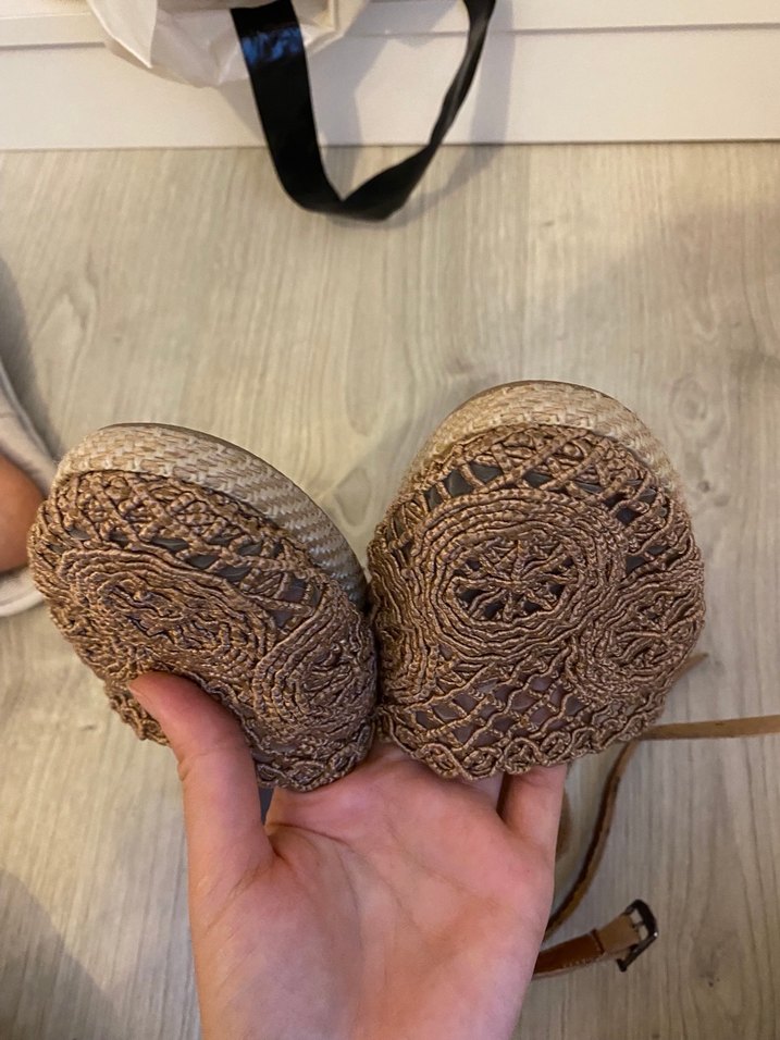 Bej Örgü Detaylı Bohem Dolgu Topuk Sandalet - Görsel 3