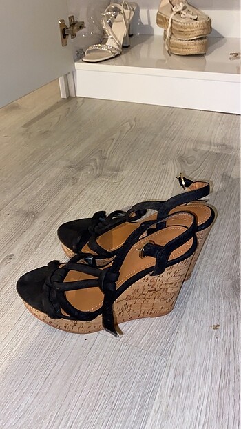 Dolgu topuklu ayakkabı - Görsel 3