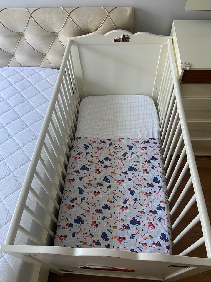 İkea bebek karyolası ve yaylı iç yatak - Görsel 2