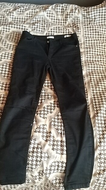 De facto marka siyah jean
