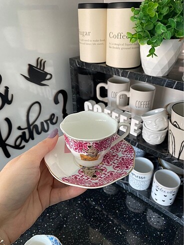 Karaca tekli kahve fincanı