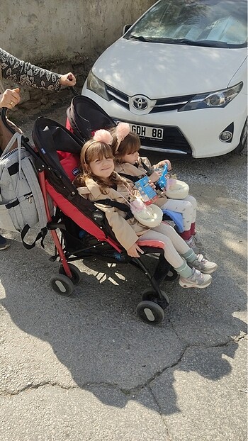 İkiz bebek arabası