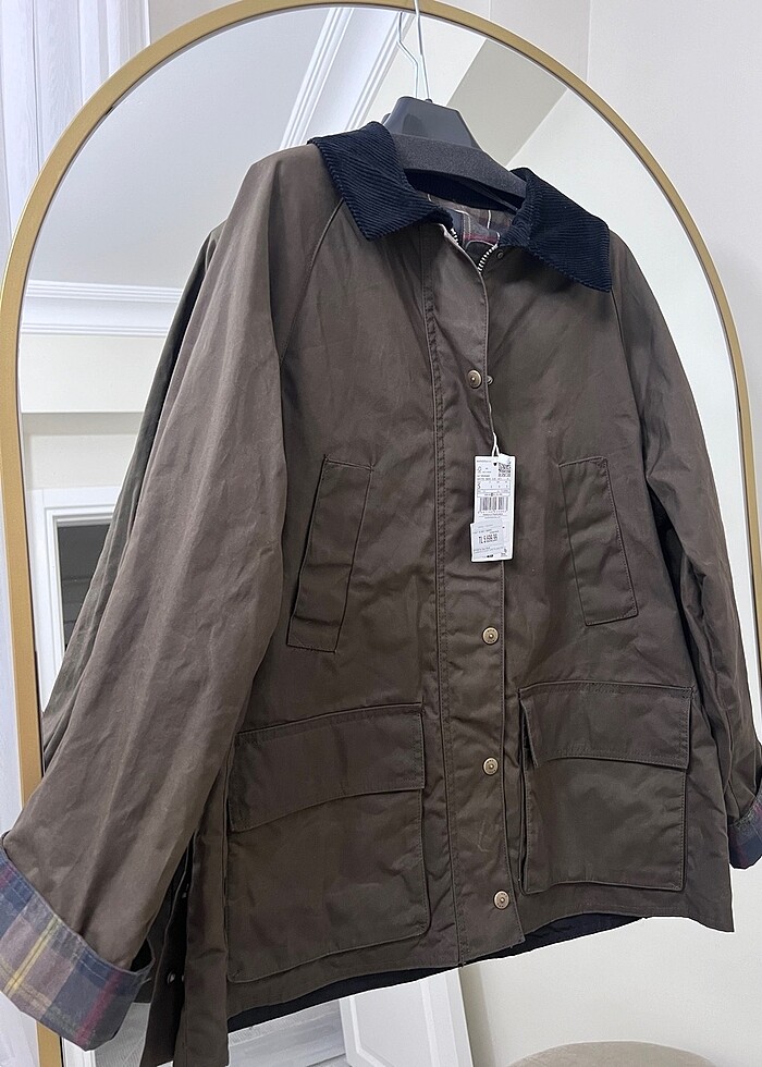 Mango yeni sezon mumlu görünümlü parka - Görsel 5