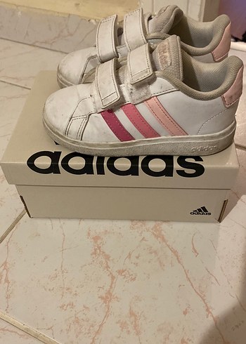 Kız Çocuk Beyaz Spor Ayakkabı Velcro adidas 26 numara - Görsel 4