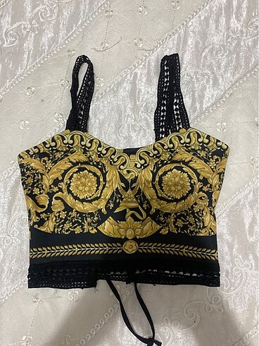 siyah sari crop