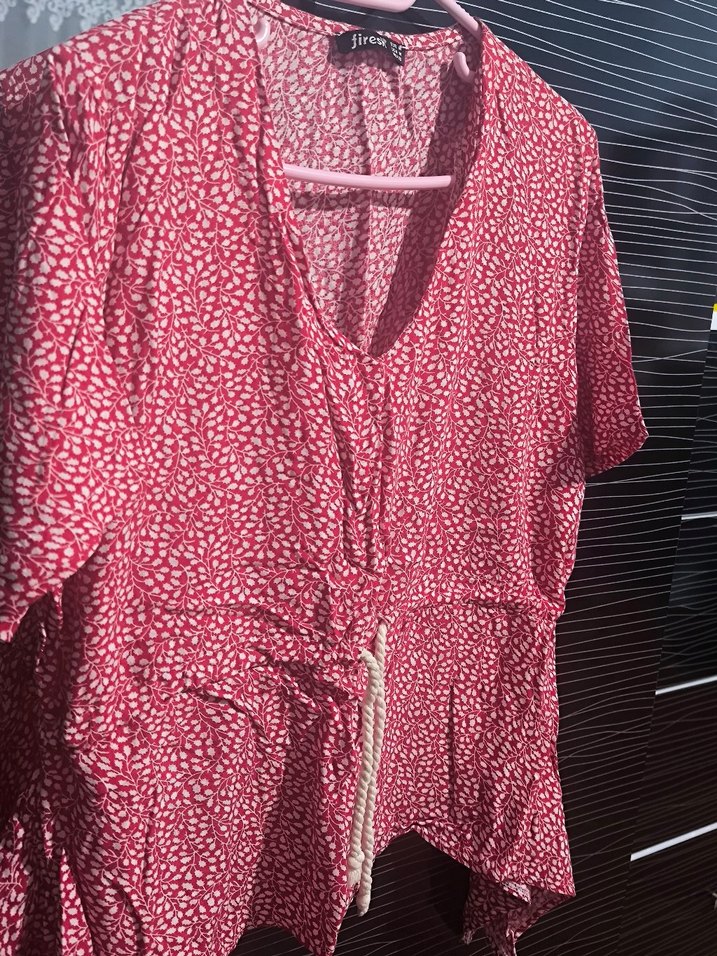 Kırmızı Bağcıklı Kısa Kadın Bluz - Görsel 2