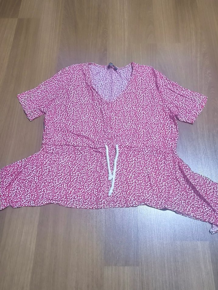 Kırmızı Bağcıklı Kısa Kadın Bluz - Görsel 3