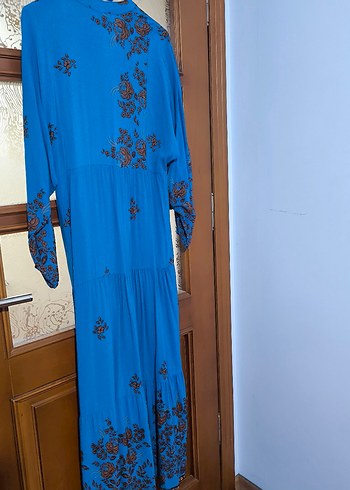 Mavi İşlemeli Boncuk Detaylı Uzun Elbise - Görsel 6