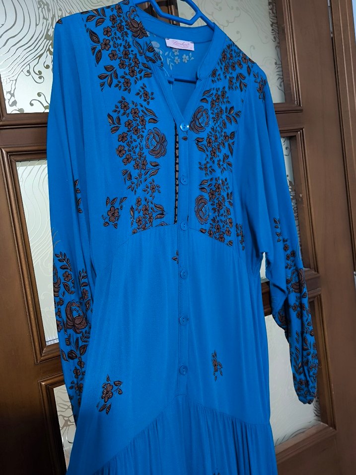 Mavi İşlemeli Boncuk Detaylı Uzun Elbise - Görsel 3