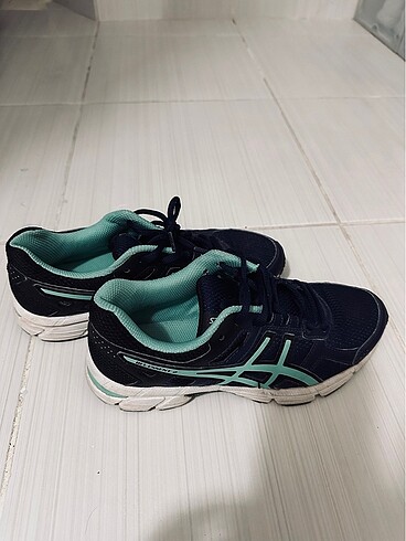 36 Beden Asics marka spor ayakkabı