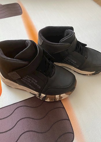 Erkek Çocuk Siyah Cırt Cırtlı Kauçuk Bot - Görsel 2