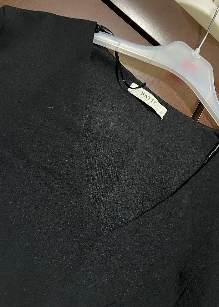 Kol detaylı batik bluz - Görsel 2