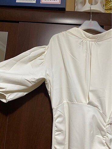 Balon kol yırtmaçlı söz elbisesi - Görsel 5