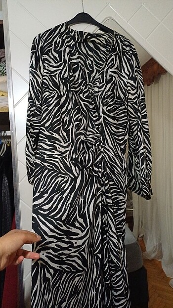 Zebra elbise açık ve kapalı bayan tercih edebilir kullanışlı 