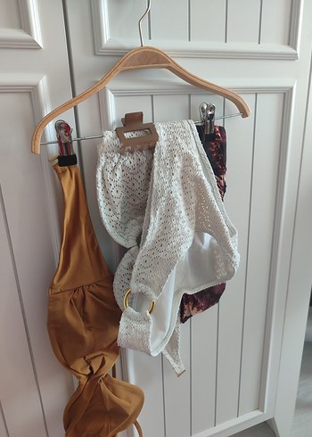 Beyaz Dantel Detaylı Askılıklı Bikini 4 lü Takım
