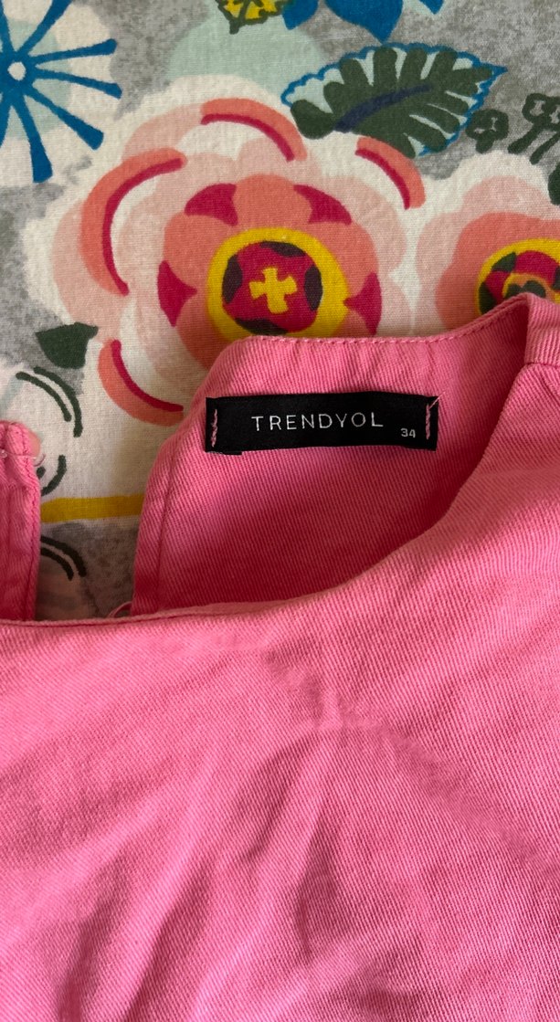 Dantel Detaylı Pembe Kısa Kollu Bluz - Görsel 3