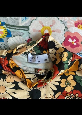 Çiçek Desenli Bluz - Görsel 3