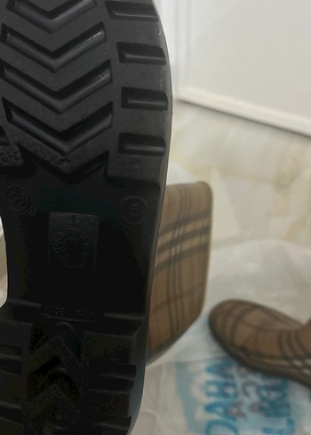 Orijinal Burberry Yağmurluk Çizme - Görsel 3