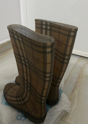 Orijinal Burberry Yağmurluk Çizme - Görsel 4