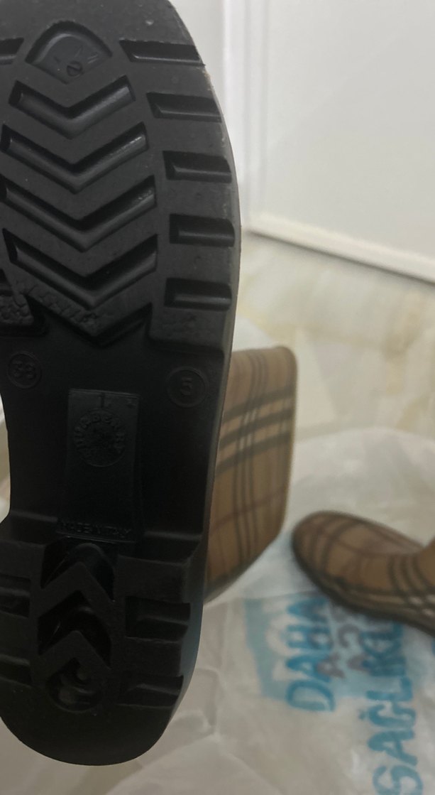 Orijinal Burberry Yağmurluk Çizme - Görsel 3