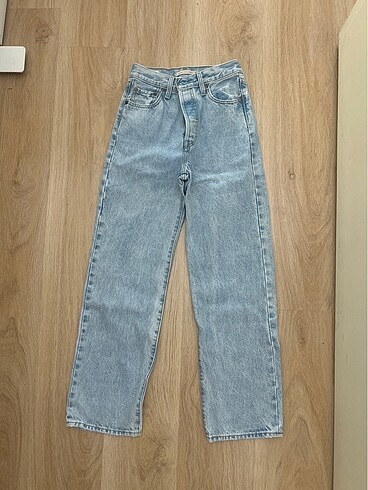 Levis straight fit jean