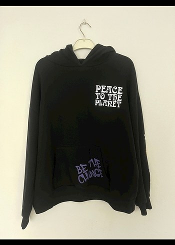 Siyah Kapüşonlu Baskılı Sweatshirt