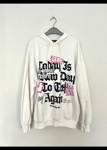 Beyaz Kapüşonlu Baskılı Kadın Sweatshirt