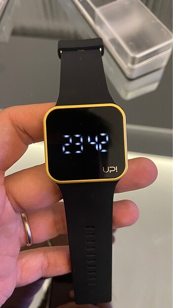 Upwatch Upgrade Matte Gold Black Kol Saati