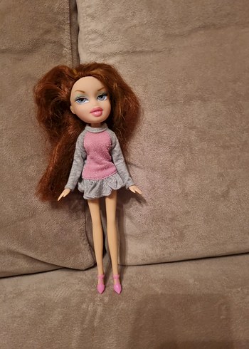 Beden Renk Gri Elbiseli Bratz Bebek