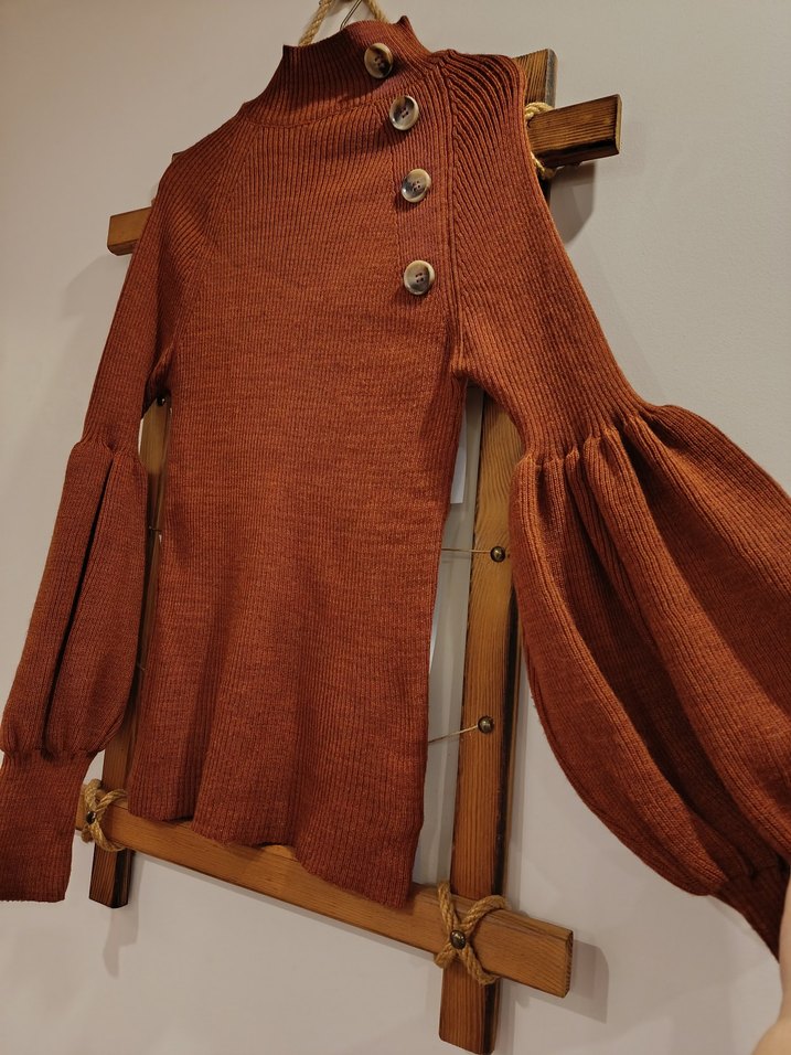 Sıfır Kol ve Düğme Detaylı Kadın Kazak - Görsel 2