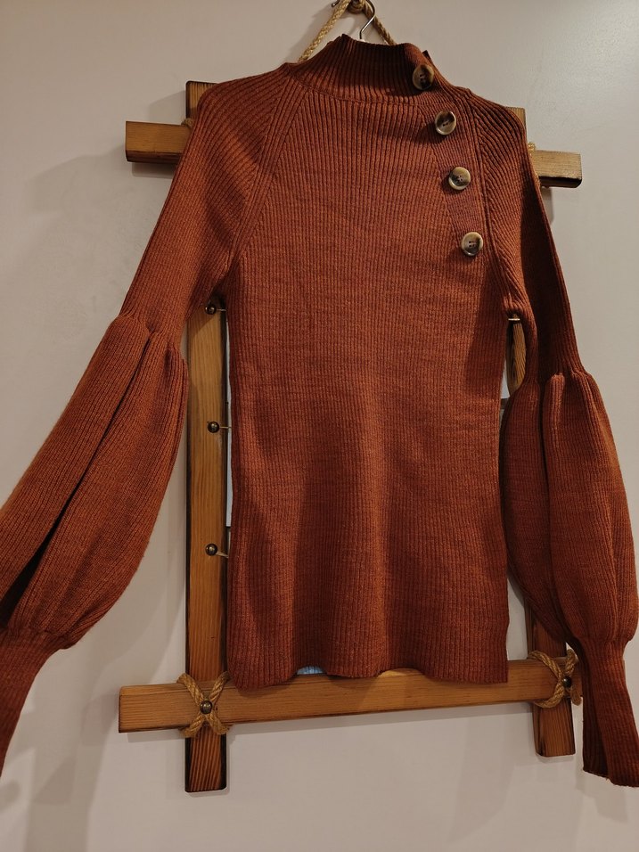 Sıfır Kol ve Düğme Detaylı Kadın Kazak - Görsel 3