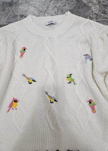 Nakışlı Beyaz Örgü Kadın Kazak - Görsel 2