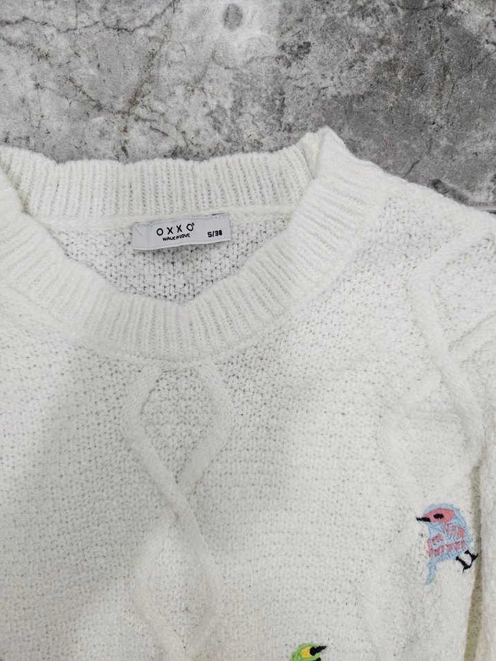 Nakışlı Beyaz Örgü Kadın Kazak - Görsel 3