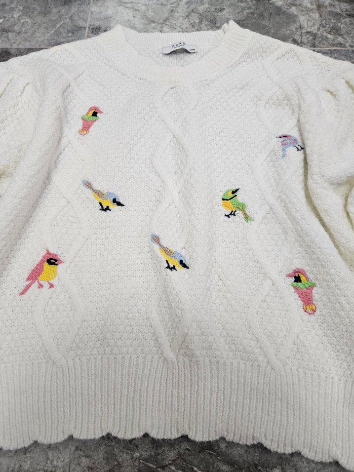 Nakışlı Beyaz Örgü Kadın Kazak - Görsel 4