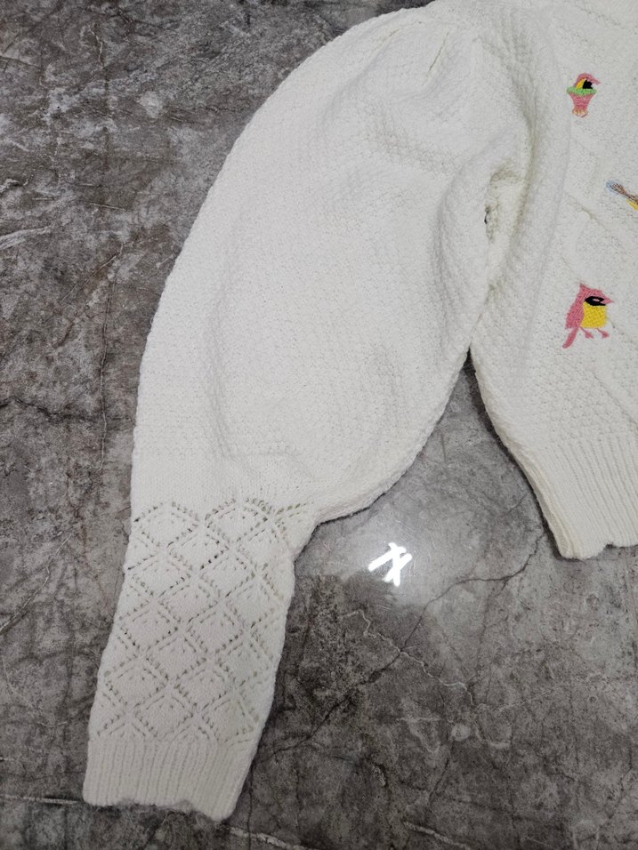 Nakışlı Beyaz Örgü Kadın Kazak - Görsel 5