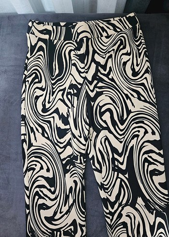 Zebra Desenli Kadın İspanyol Paça Pantolon - Görsel 3