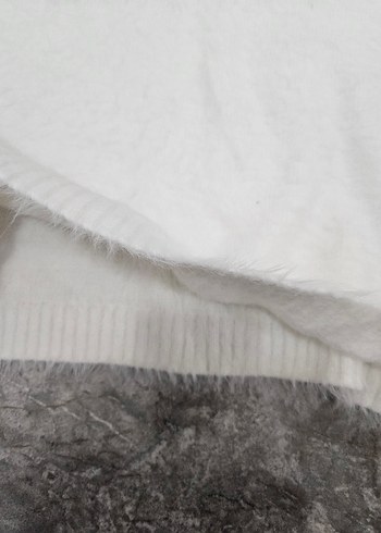 H&M Beyaz, kürklü, yuvarlak yaka kadın kazak - Görsel 3