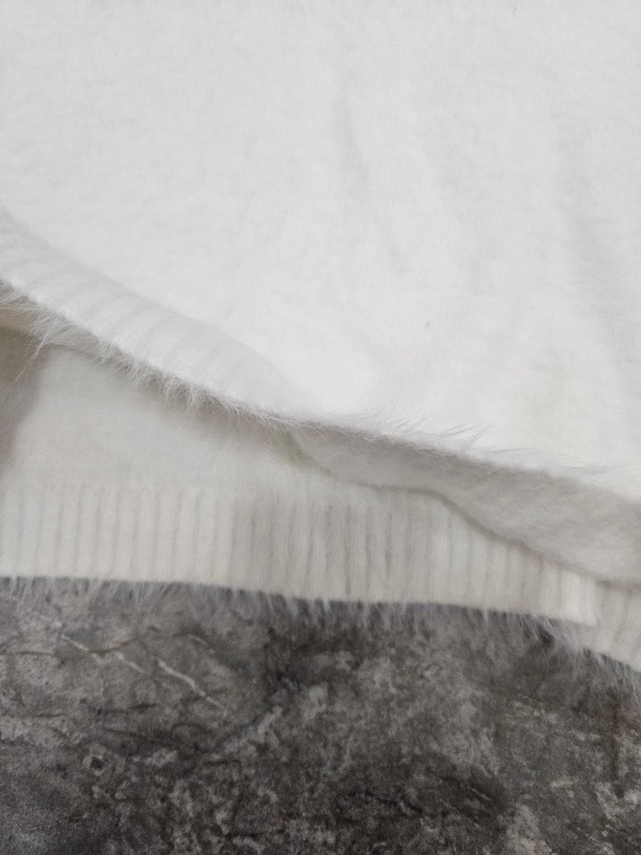 H&M Beyaz, kürklü, yuvarlak yaka kadın kazak - Görsel 3