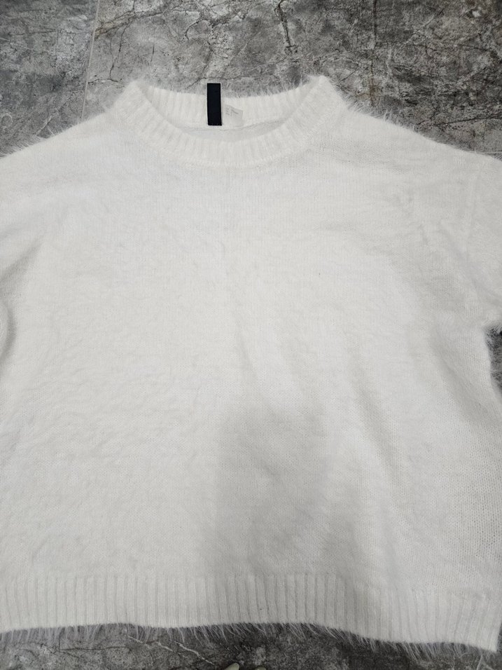 H&M Beyaz, kürklü, yuvarlak yaka kadın kazak - Görsel 2