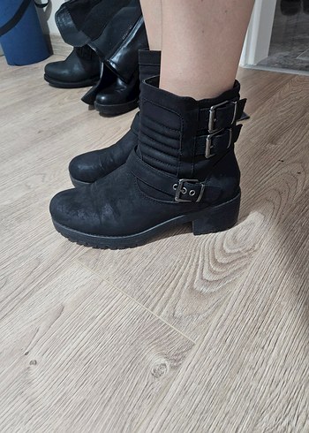 Siyah Tokalı Kadın Deri Bot - Görsel 8