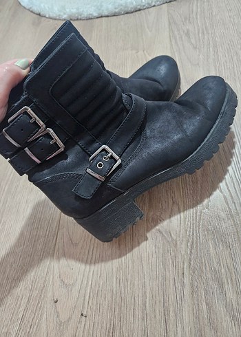 Siyah Tokalı Kadın Deri Bot - Görsel 7