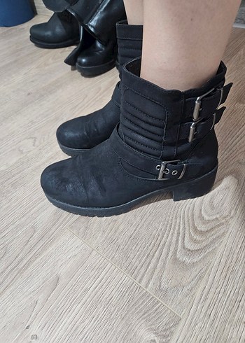 Siyah Tokalı Kadın Deri Bot - Görsel 2