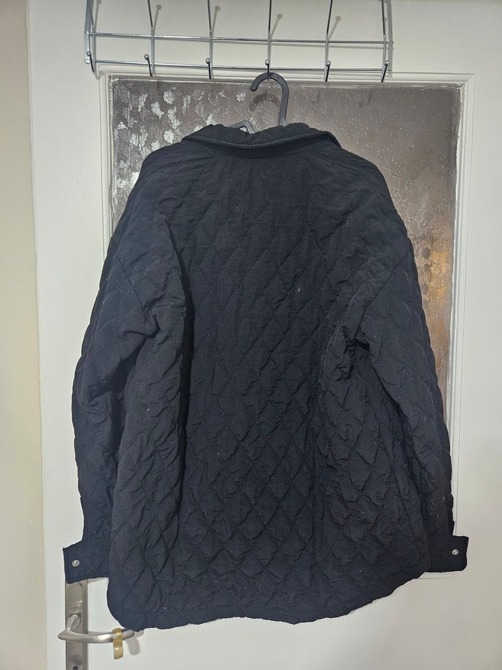 Lcw Siyah Kapitone Ceket - Görsel 4